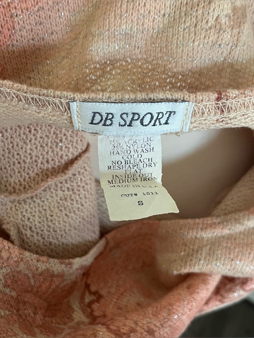 90s DB Sport Peach and beige paisley wide boatneck top with quarter sleeves. - Picture 4 of 5
